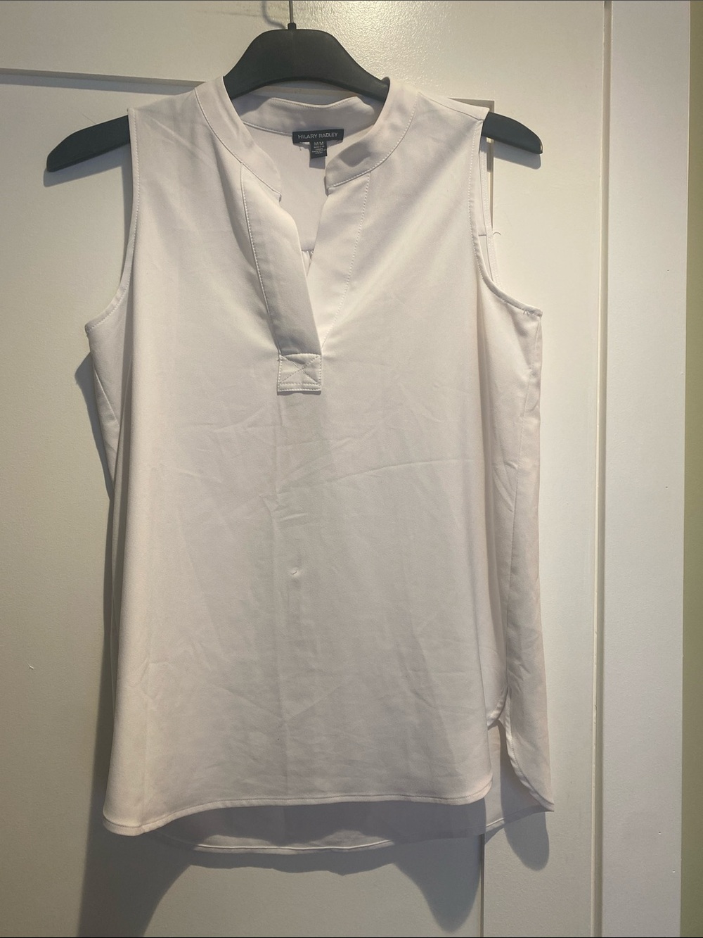 Halogen White Sleeveless V-Neck Shell Top size M